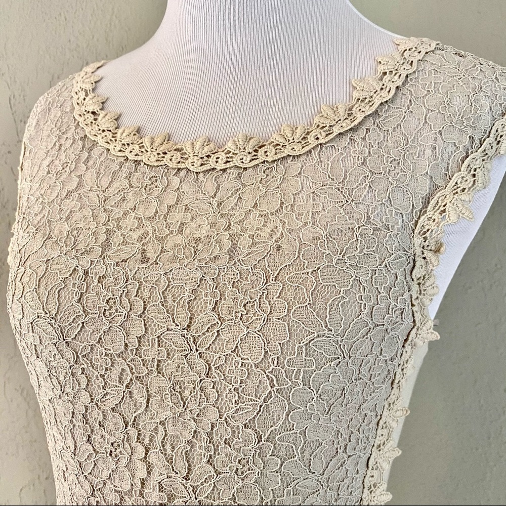 NWOT Express Lace Front Fitted Sleeveless Blouse, XS - Picture 6 of 14